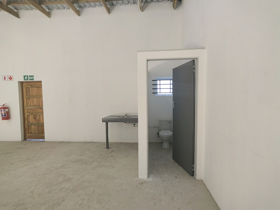 To Let commercial Property for Rent in Aalwyndal Western Cape